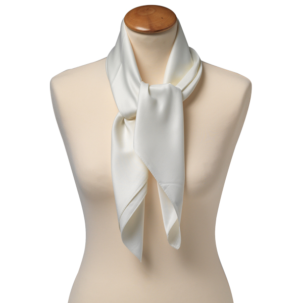 Foulard polyester crème - carré (2)